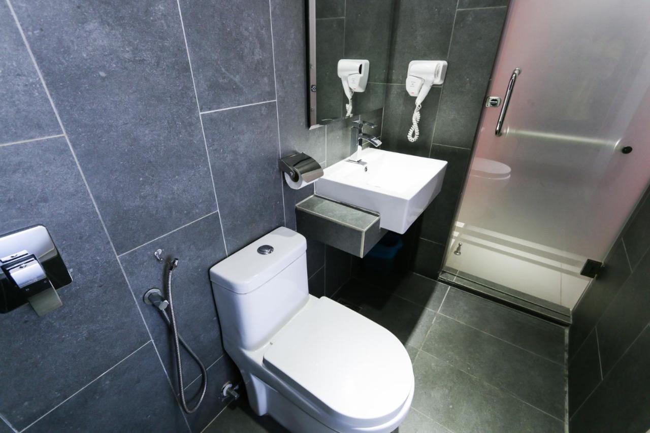 Hotel 99 Kota Kemuning Shah Alam Ngoại thất bức ảnh