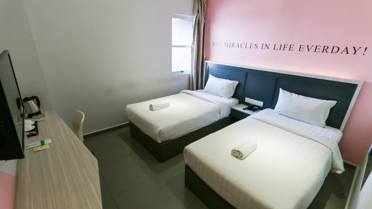 Hotel 99 Kota Kemuning Shah Alam Ngoại thất bức ảnh