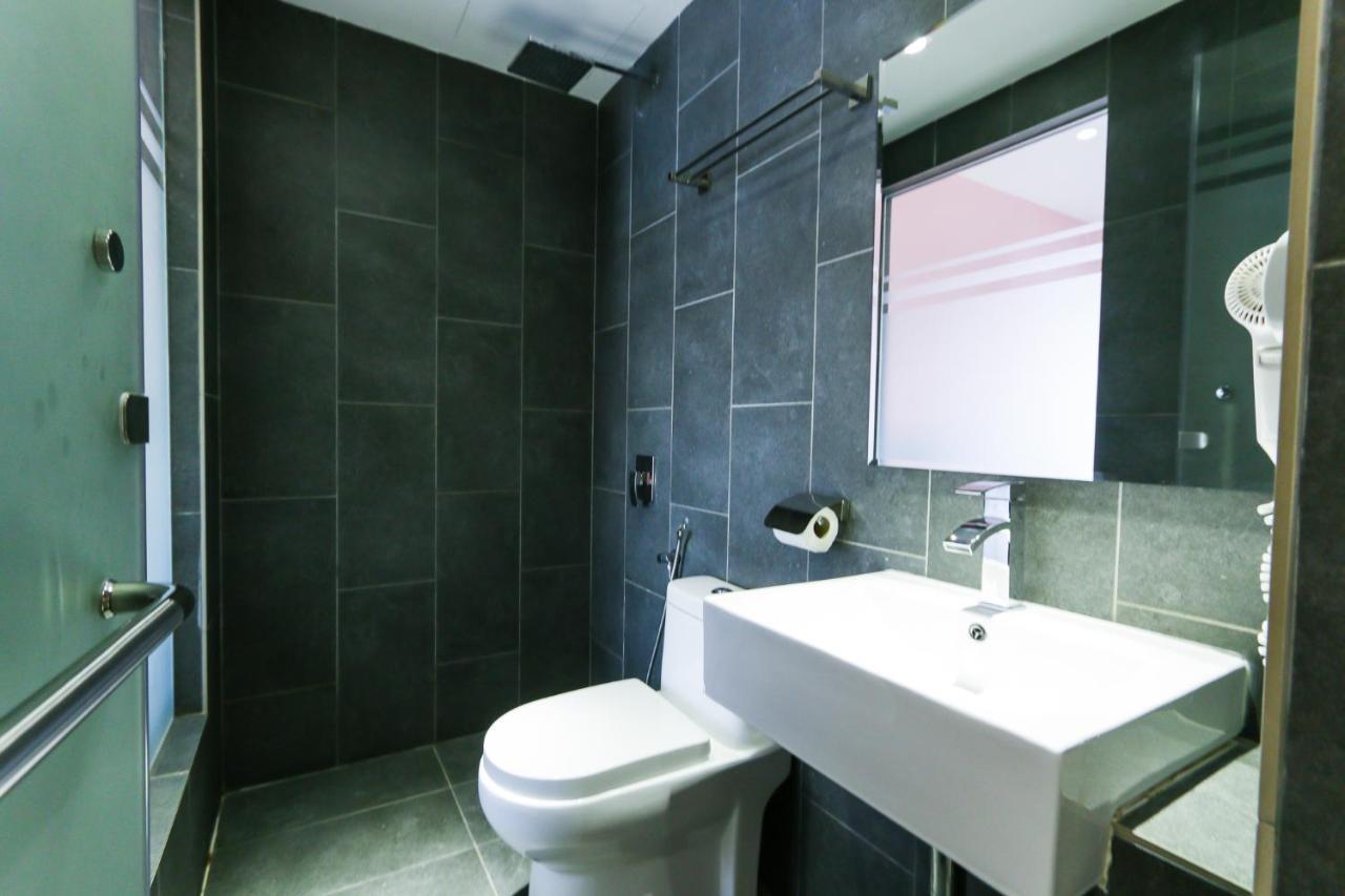 Hotel 99 Kota Kemuning Shah Alam Ngoại thất bức ảnh